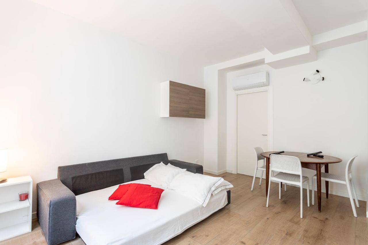 City Centre Apartment - 10 Minutes To Duomo - Free Wifi E Netflix Milan Bagian luar foto