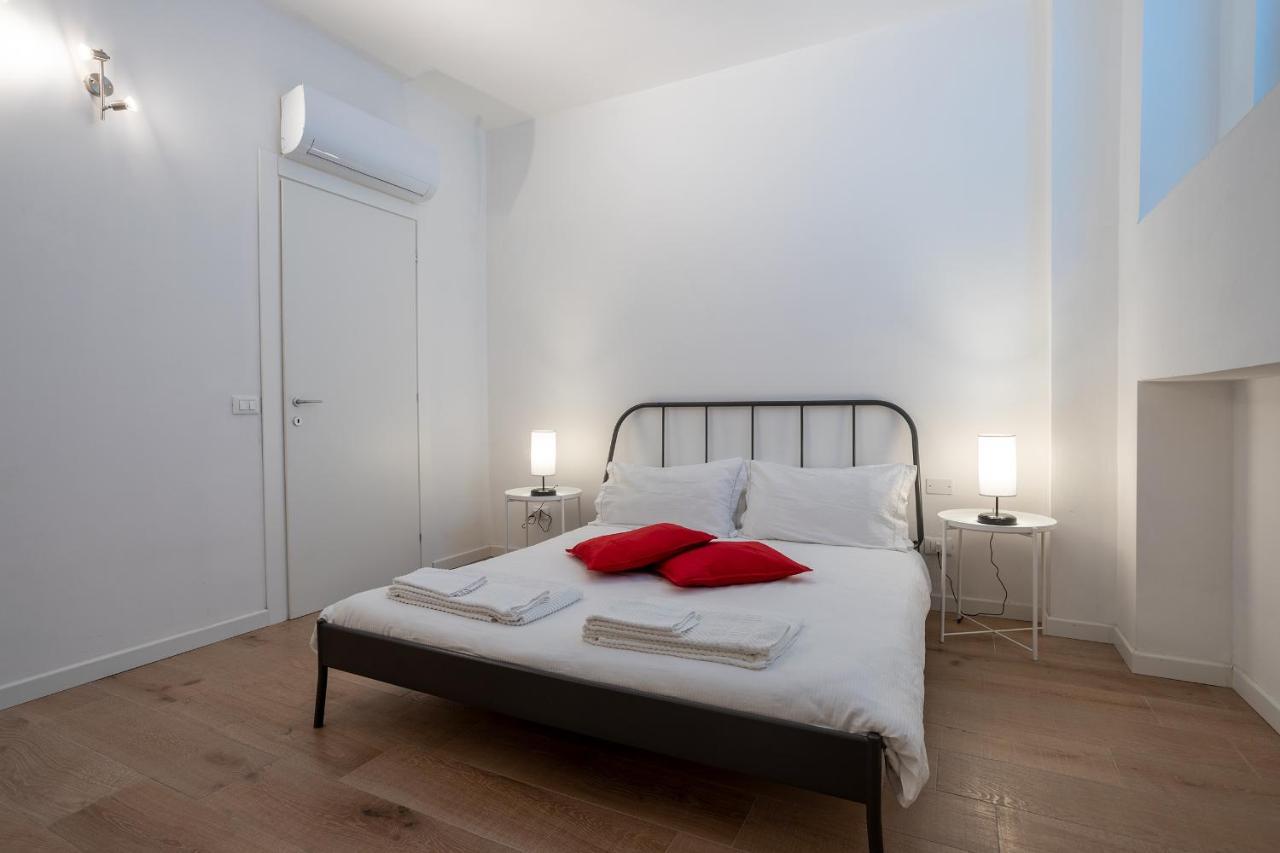City Centre Apartment - 10 Minutes To Duomo - Free Wifi E Netflix Milan Bagian luar foto